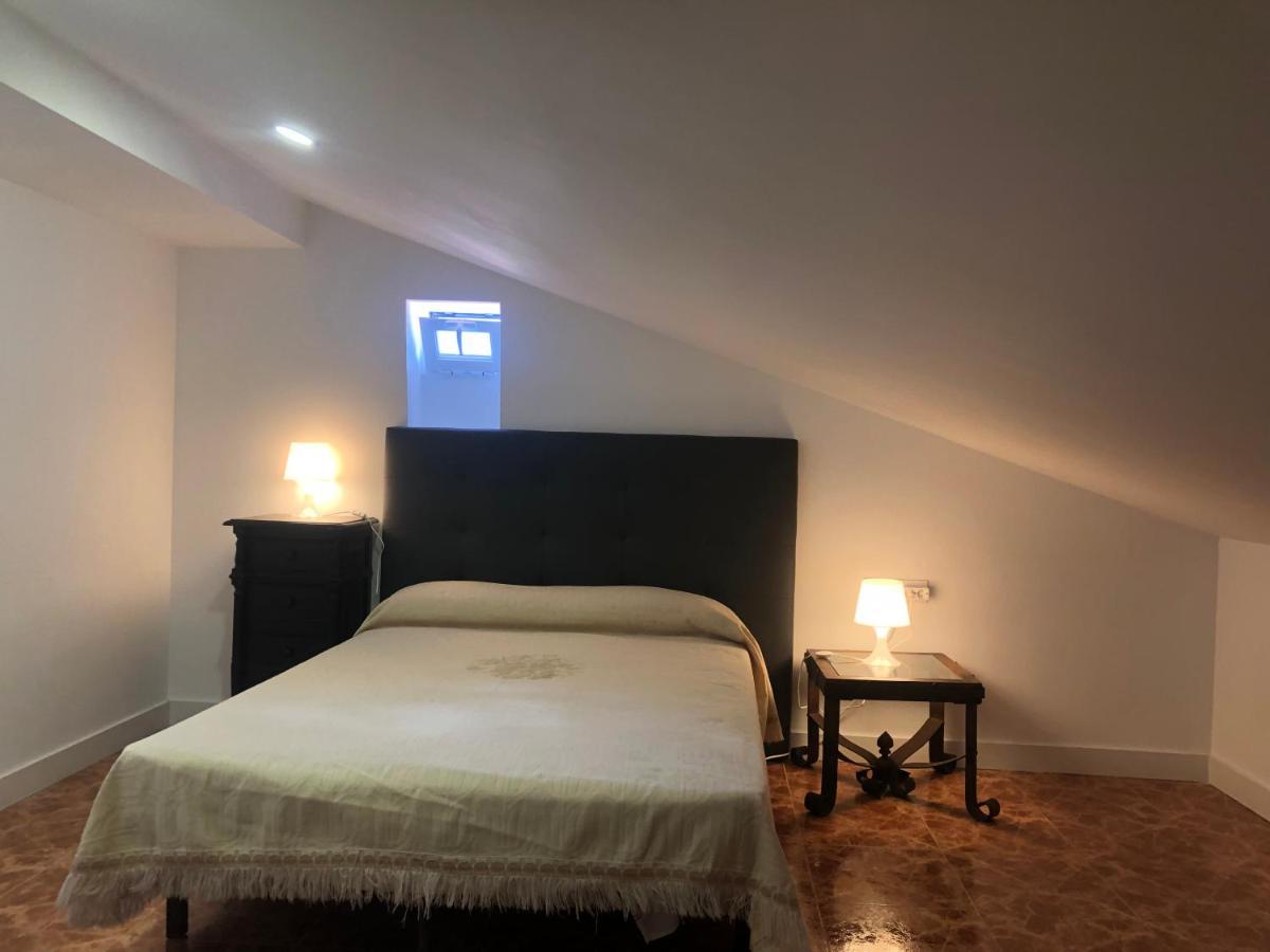 Apartamento Turistico Atico La Taberna Arenas de San Pedro Esterno foto